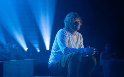 Dolby und Ed Sheeran feiern das einzigartige Erlebnis von Dolby Atmos Music in der neuen globalen Markenkampagne „Love More“
